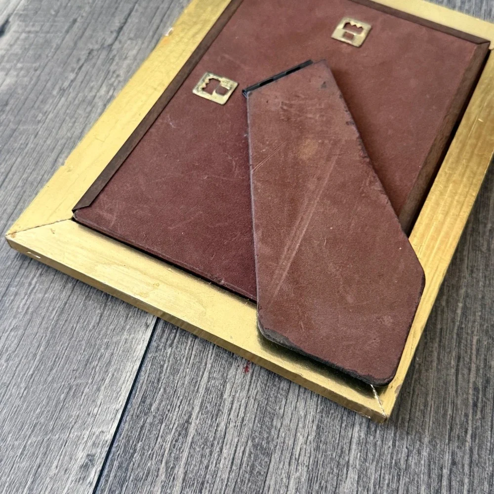 Regal Frames 5x7 Photo Frame Burl Wood Look Gold Trim Vintage 4040 H1 Walnut USA